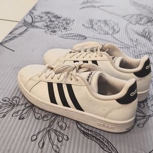 Adidas tennis shoes